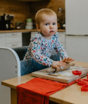 Pomocnik kuchenny Kitchen Helper biały z ochraniaczem