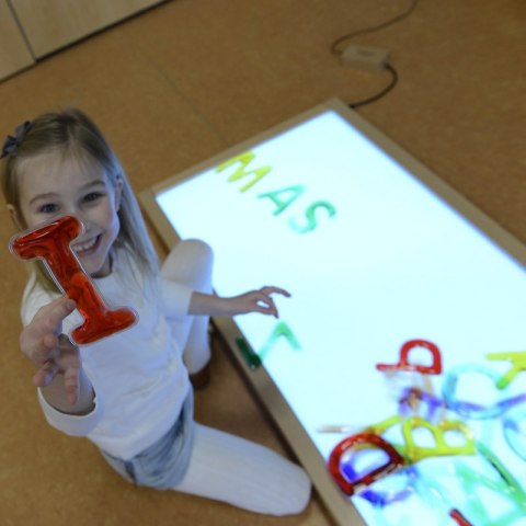 Edukacyjny Kwadratowy Panel Świetlny LED Kolorowy + Zestaw Akcesoriów MASTERKIDZ Edukacyjny Kwadratowy Panel Świetlny LED Kolorowy + Zestaw Akcesoriów MASTERKIDZ