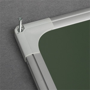 Szkolna Tablica PREMIUM kredowa zielona o powierzchni magnetycznej ceramicznej 170x100 w ramie GTO do szkoły biura