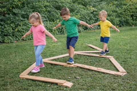 Trening Balansu Równowagi Drewniane Deseczki Masterkidz żłobek przedszkole