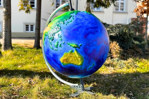 Duży Edukacyjny Globus Szkolny Trójwymiarowy fi90 Sensoryczne place zabaw | Placówki Edukacyjne